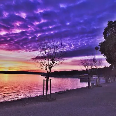 Cozy With Sea View Apartament
