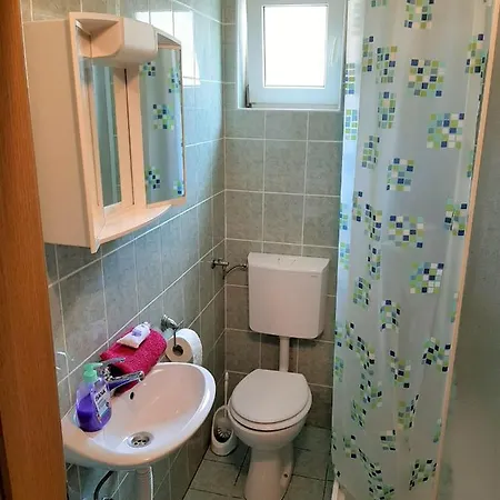 Cozy With Sea View Apartmán