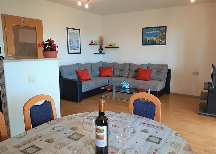 Cozy With Sea View Διαμέρισμα