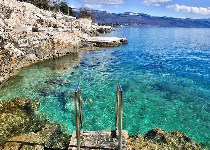 Cozy With Sea View Διαμέρισμα Novi Vinodolski